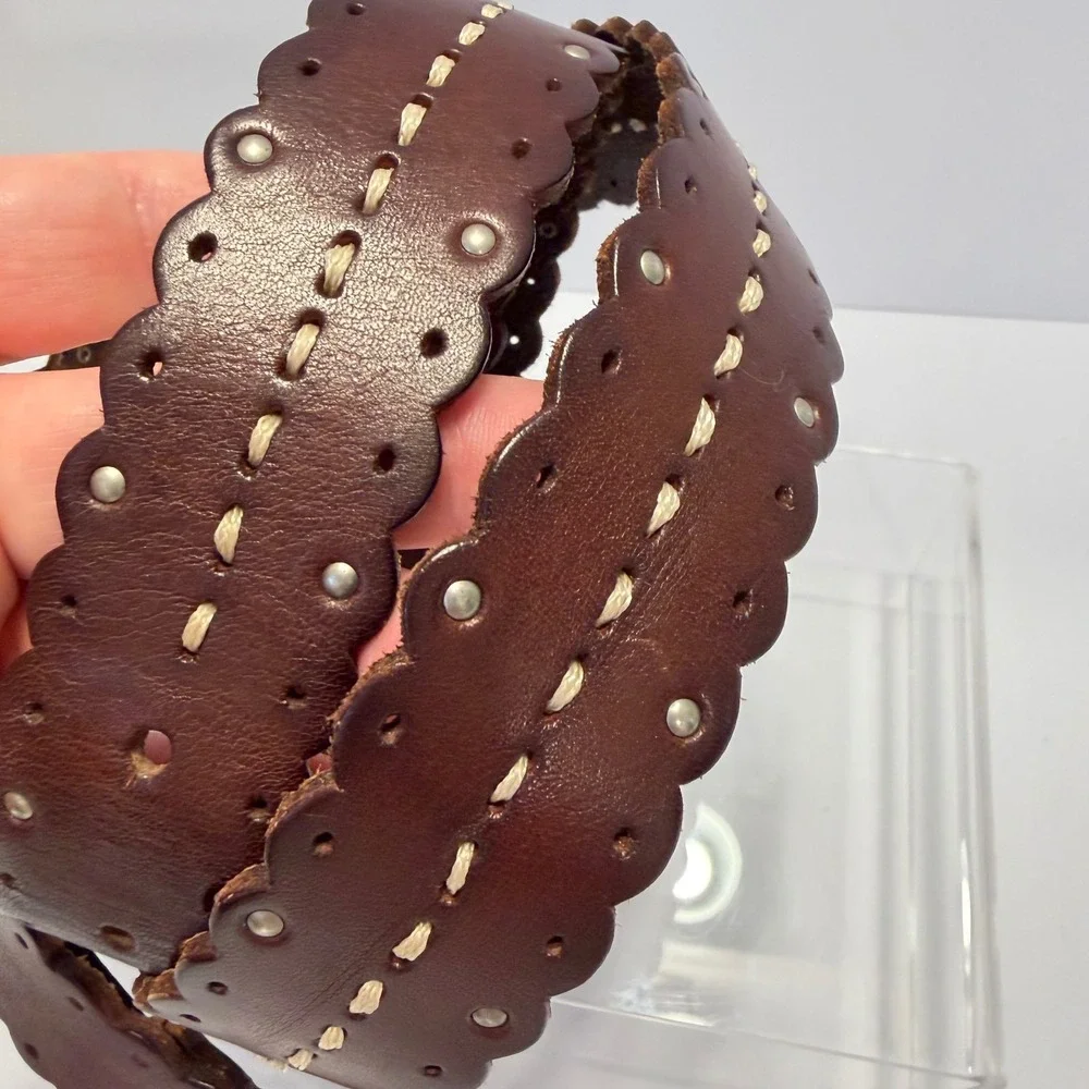Eddie Bauer Brown Leather Scalloped Whipstitch Studded Belt Made in England S/M